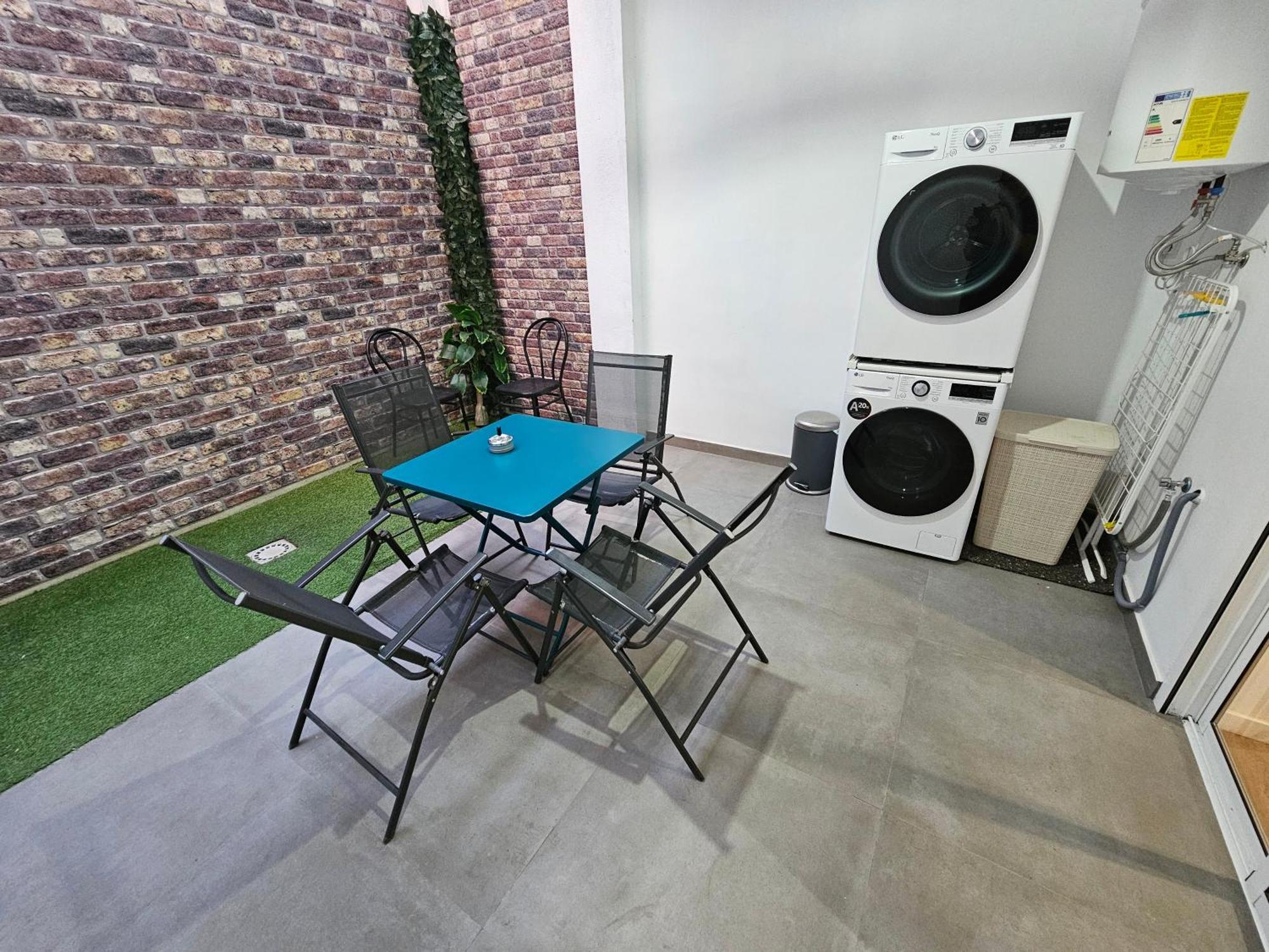 Bear Homes - Olimpia Suite Valencia Luaran gambar